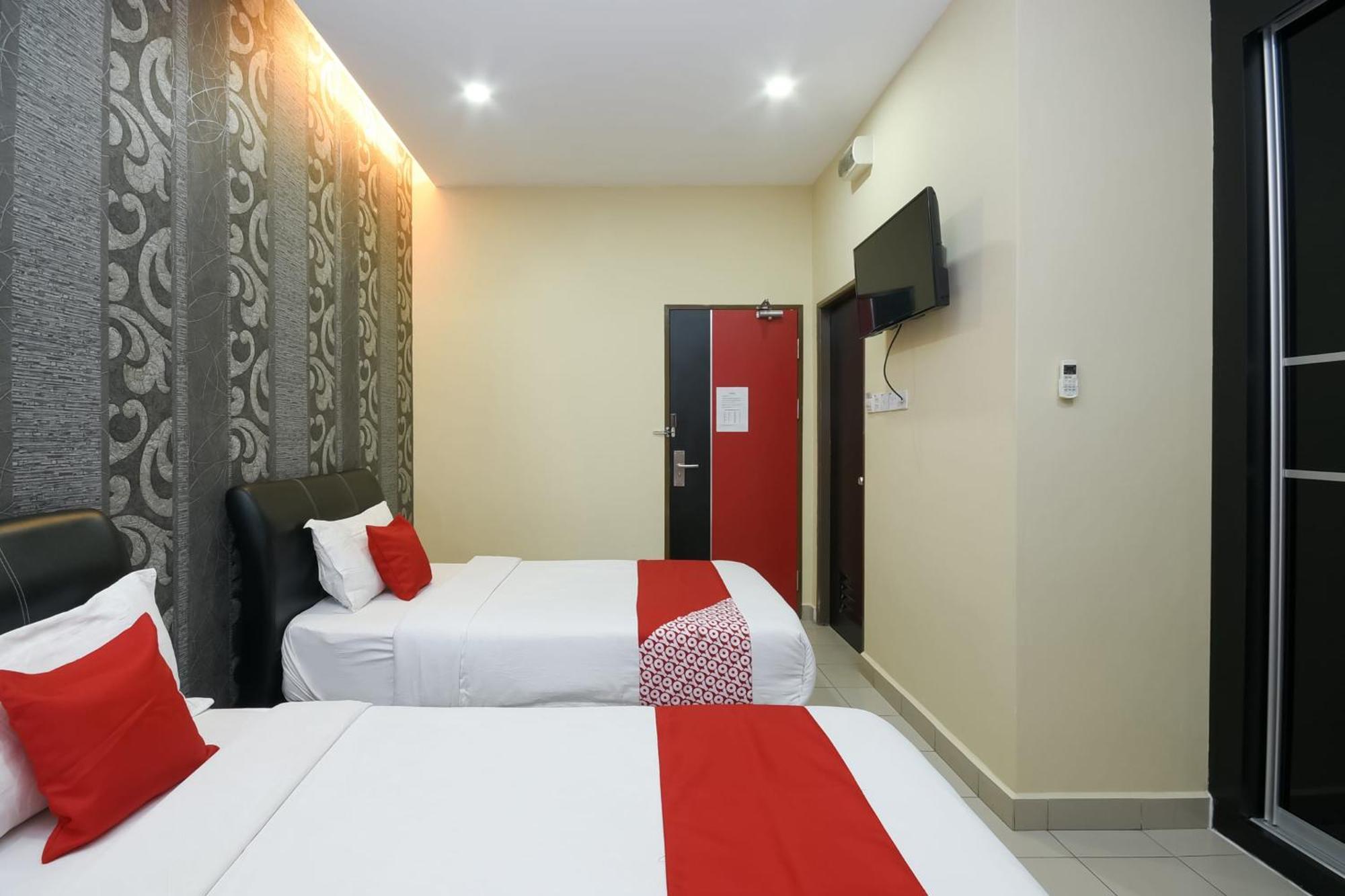 Oyo 89301 Ys Inn Miri Exteriér fotografie