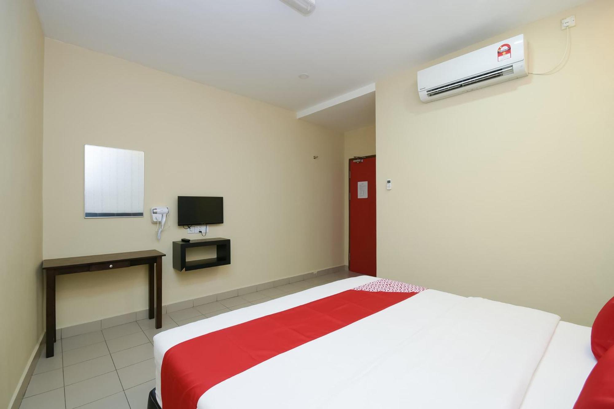 Oyo 89301 Ys Inn Miri Exteriér fotografie