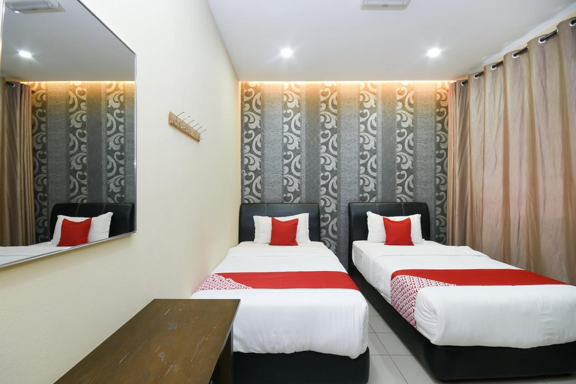 Oyo 89301 Ys Inn Miri Exteriér fotografie