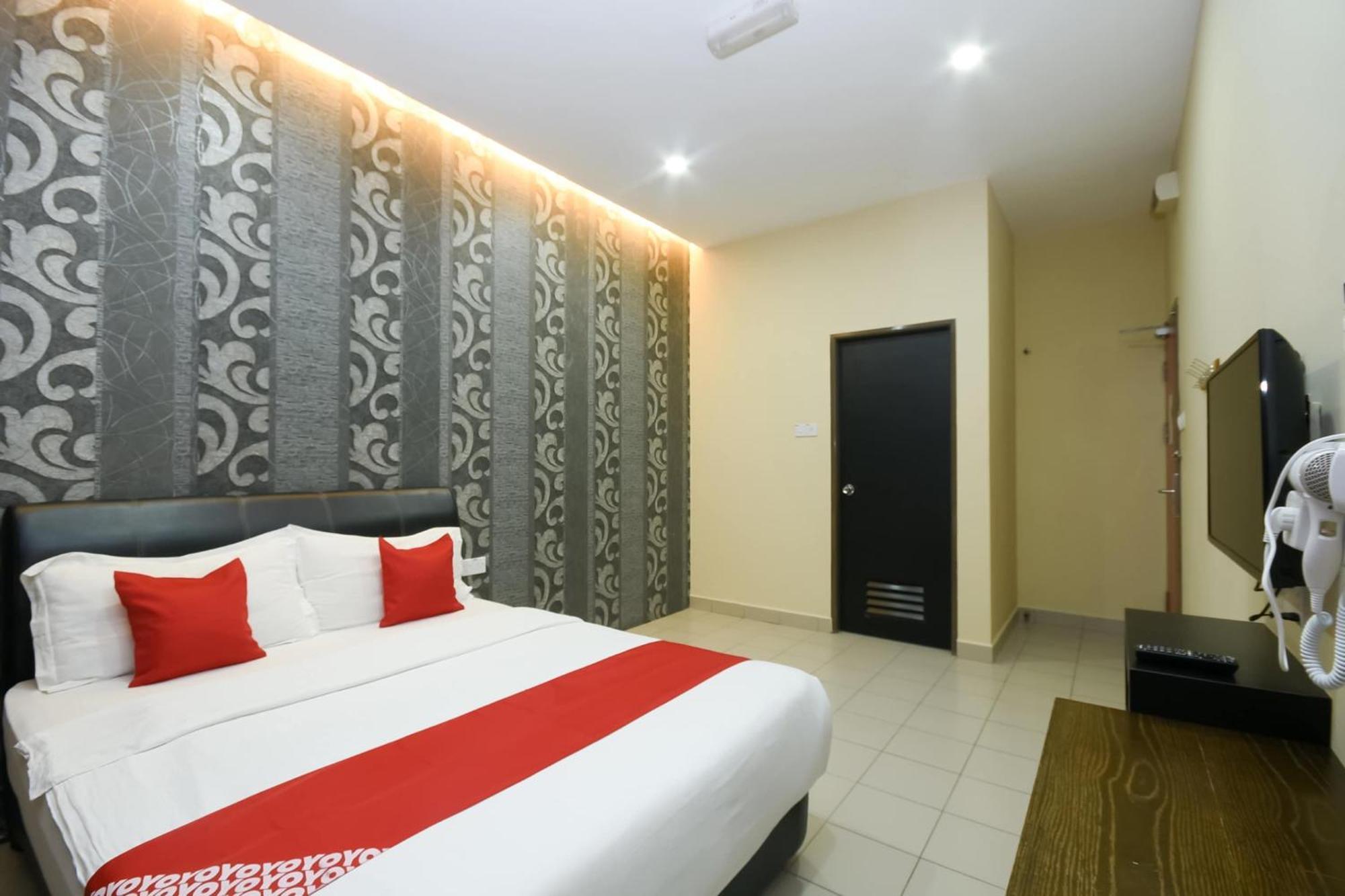 Oyo 89301 Ys Inn Miri Exteriér fotografie